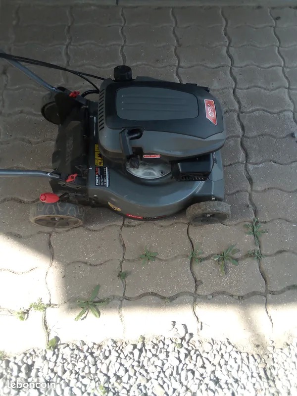 Tondeuse � gazon thermique pour pi�ces 50 Marly (59)