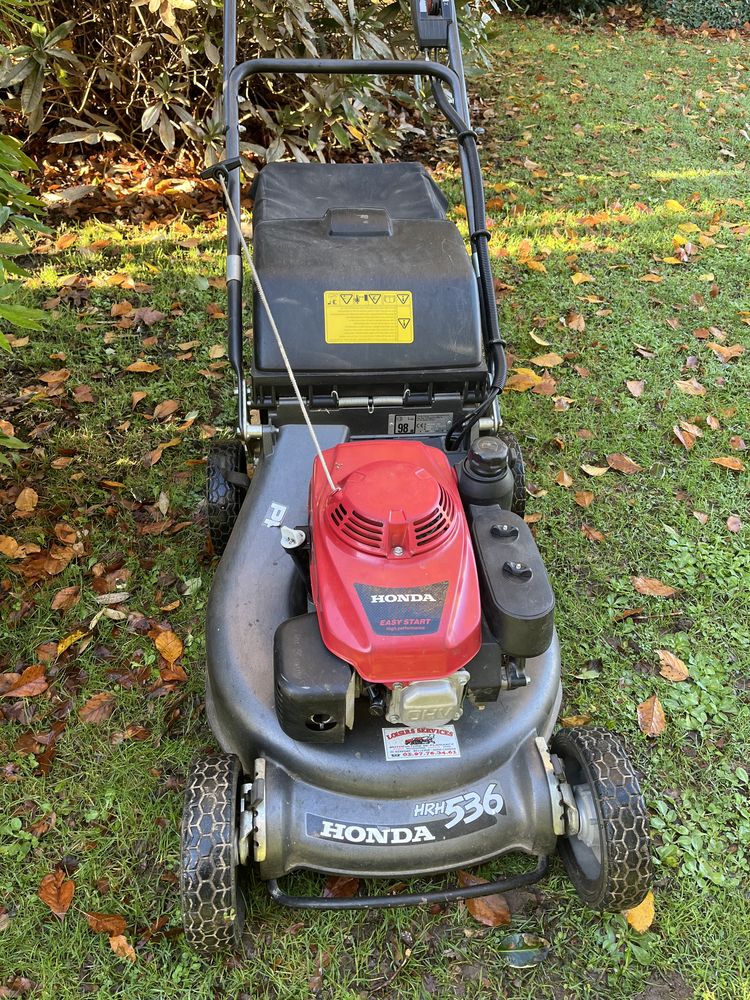 Tondeuse Honda - auto tract�e hydrostatique 1100 Inzinzac-Lochrist (56)