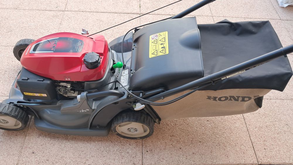 Tondeuse honda HRX 476 VYE 690 Givry-en-Argonne (51)