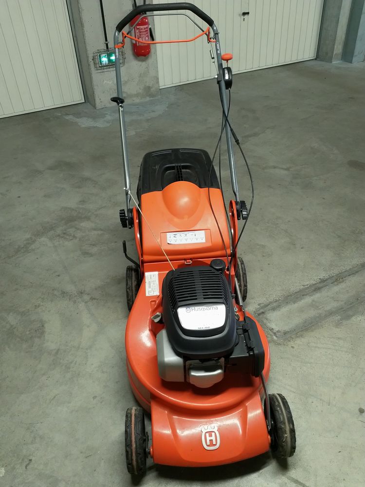 Tondeuse HUSQVARNA thermique 600 Sciez (74)