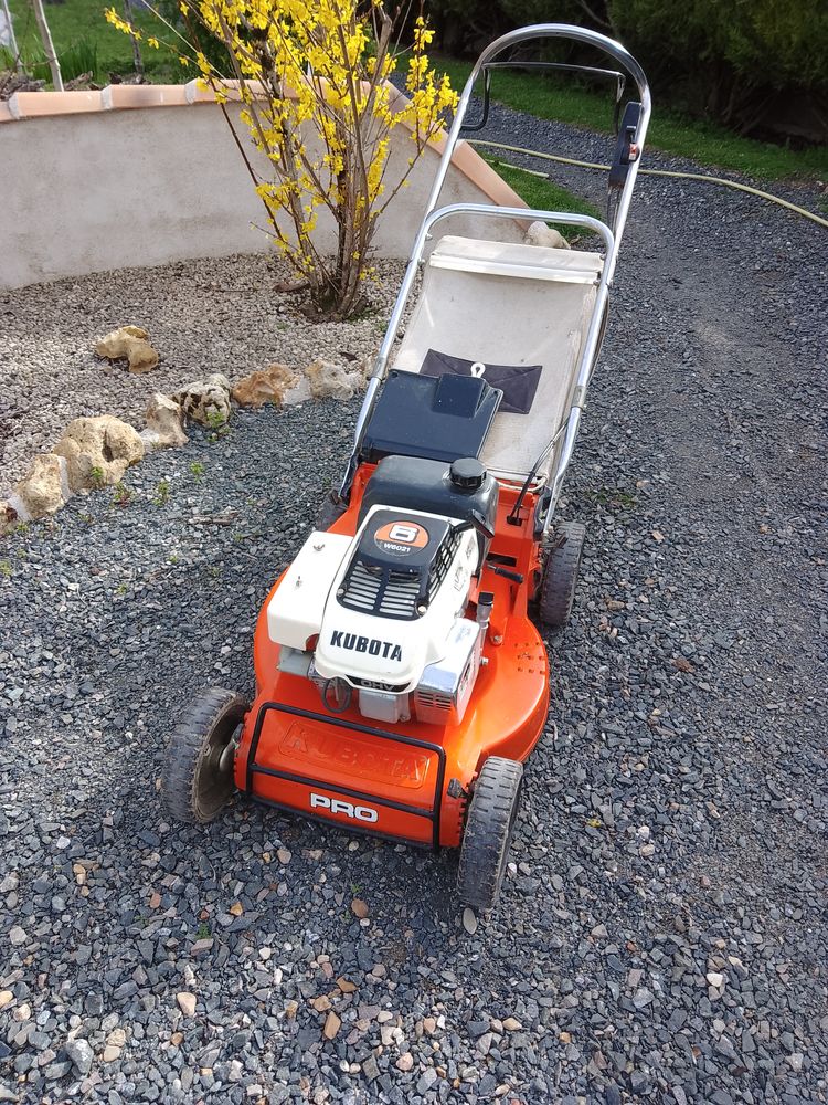 Tondeuse PRO KUBOTA 550 Availles-en-Ch�tellerault (86)
