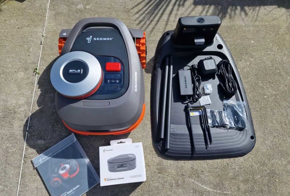 Tondeuse robot Segway Navimow �  1500 m� �  Silencieuse, GPS, Wi-Fi, Bluetooth 1280 Belfort (90)