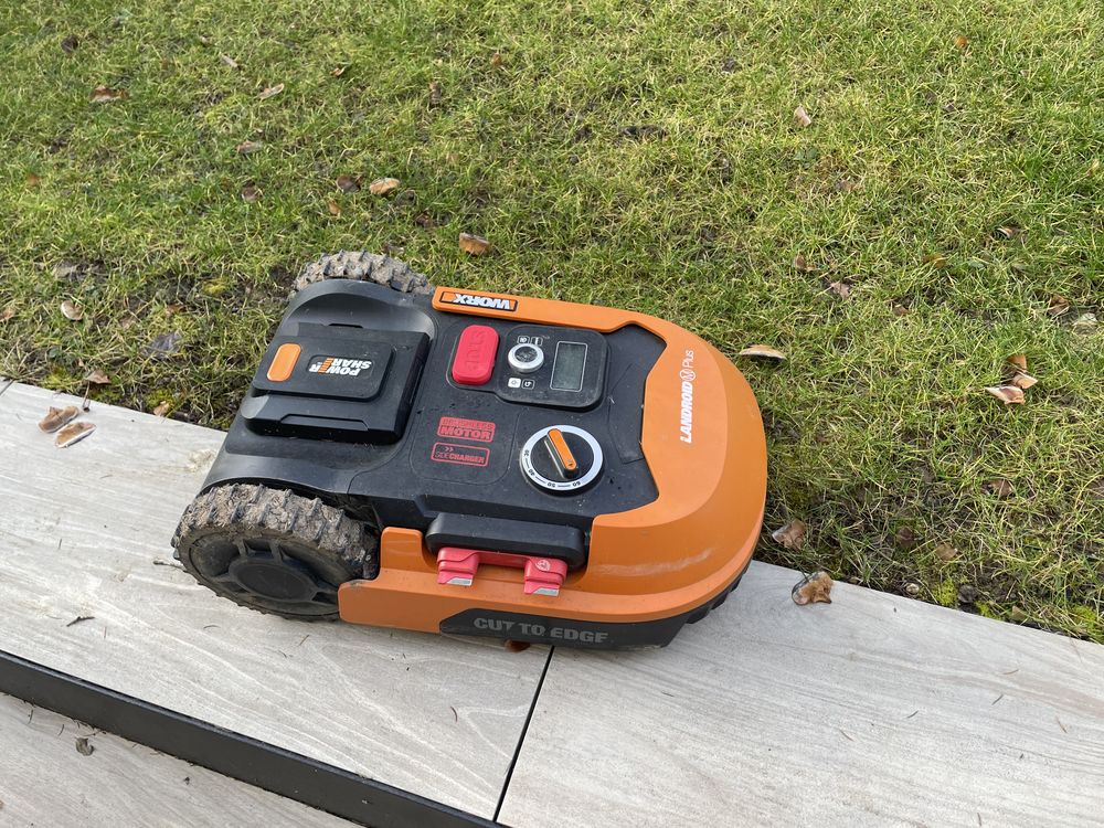 tondeuse robot Worx 180 Les Carroz d'Araches (74)