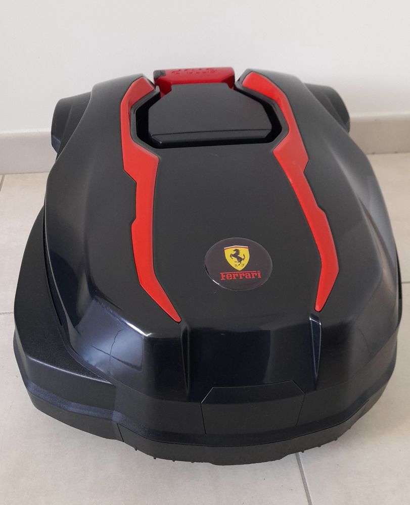 TONDEUSE robotis�e autonome FERRARI 1600 Lagrave (81)