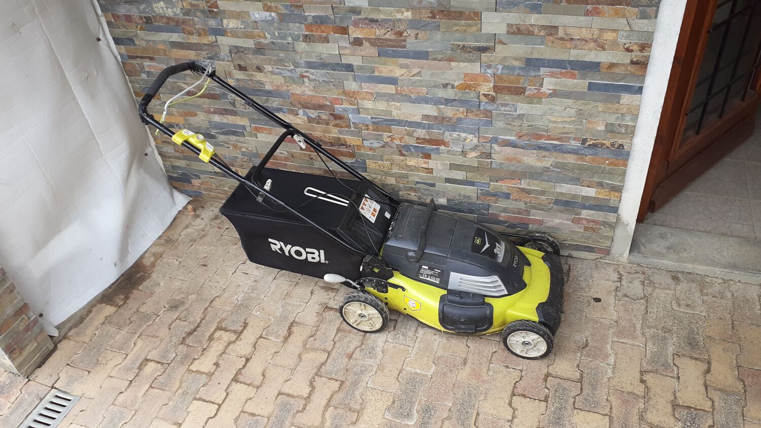 Tondeuse Ryobi batterie 270 Verchaix (74)