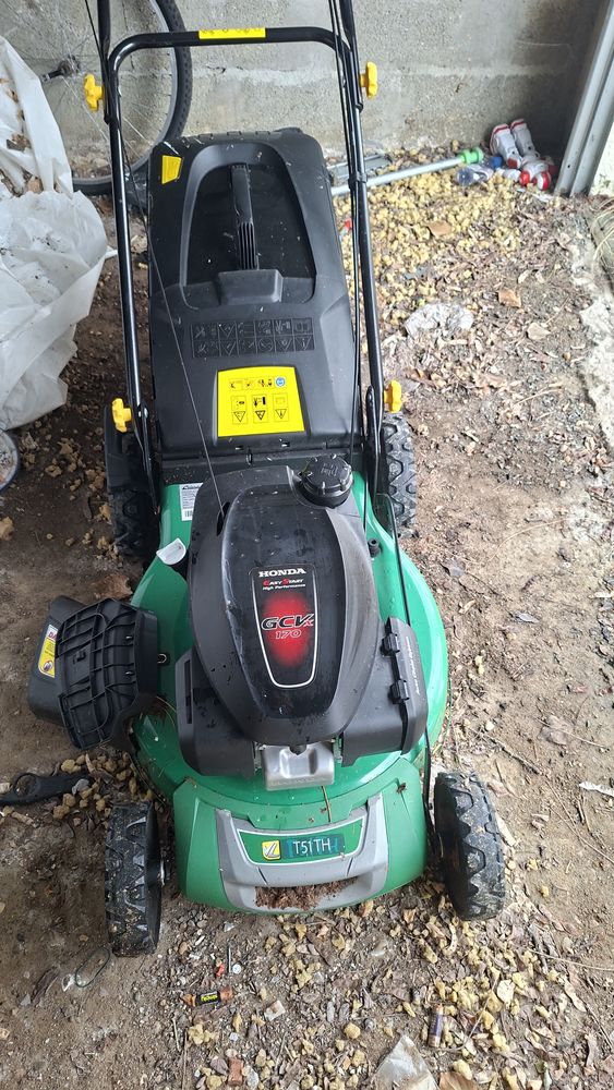 Tondeuse thermique Honda quasi neuve 200 Coutras (33)