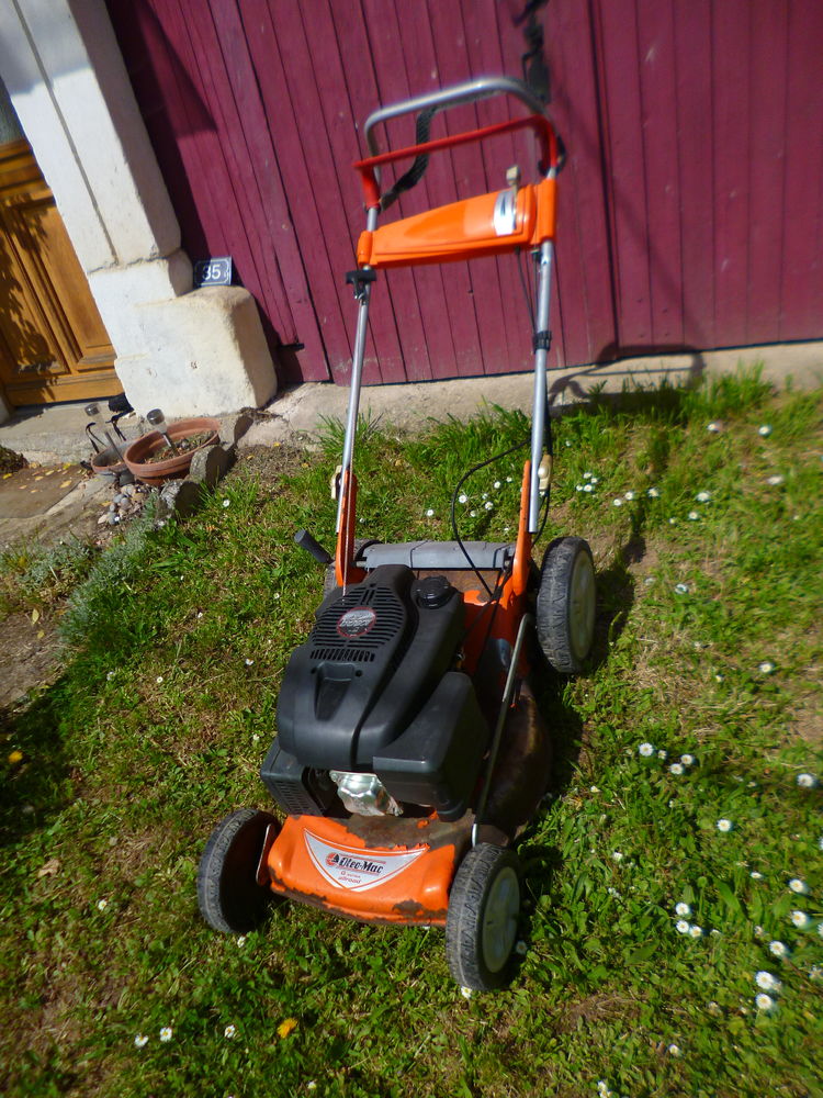 Tondeuse tract�e Ol�o-Mac - r�vision compl�te 170 Liouville (55)
