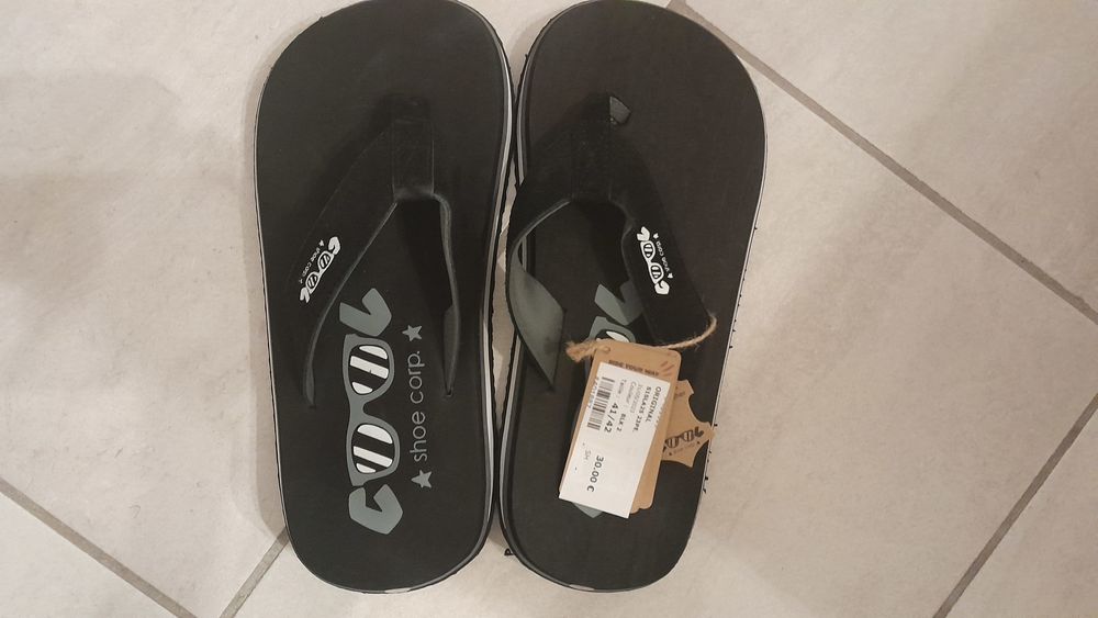 Tongs COOL (neufs) 22 M�rignac (33)