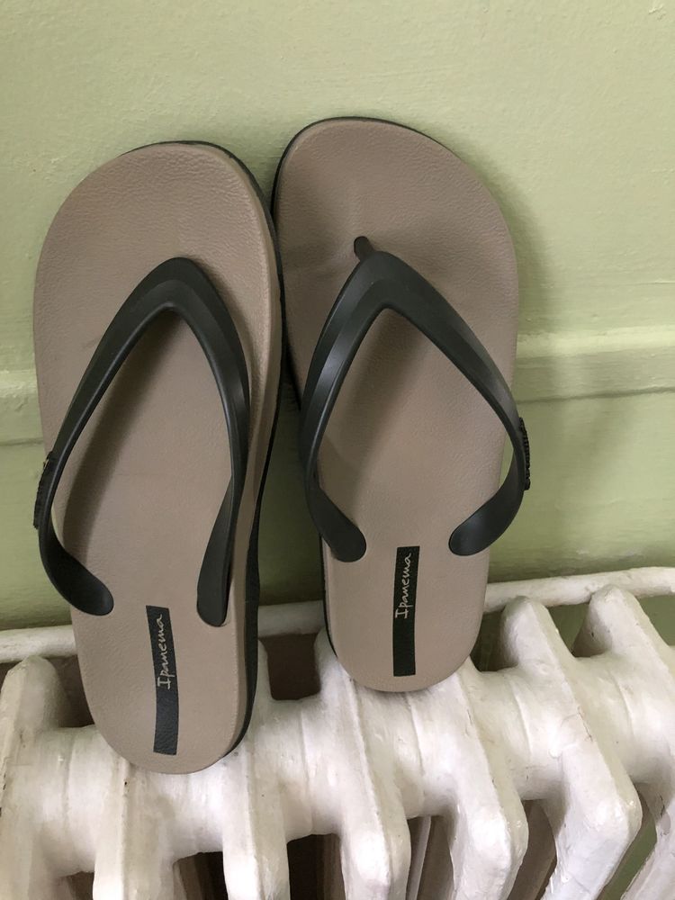 Tongs 10 Paris 14 (75)