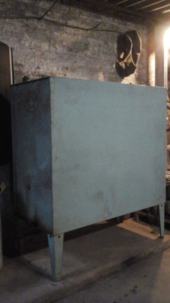 Tonne �   fuel 1350 litres 80 Avesnes-le-Comte (62)