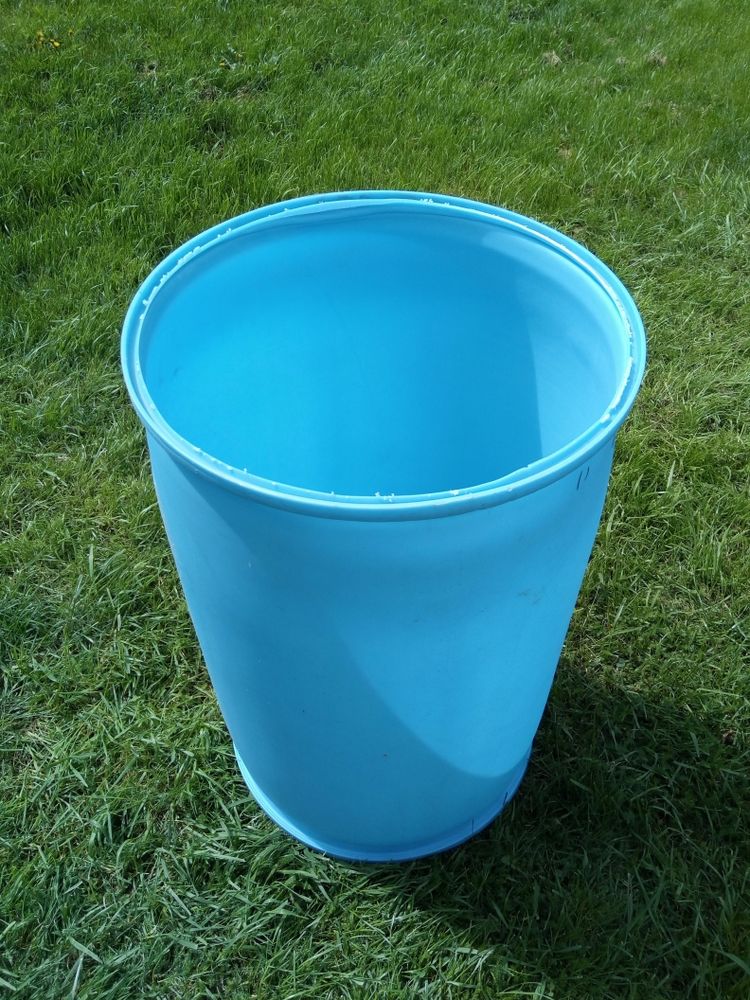 Tonneau 200 L 10 Vroncourt (54)