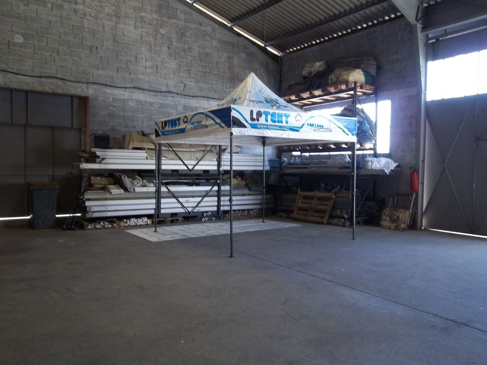 Tonnelle pliante 3 m x 3 m. 290 Charantonnay (38)