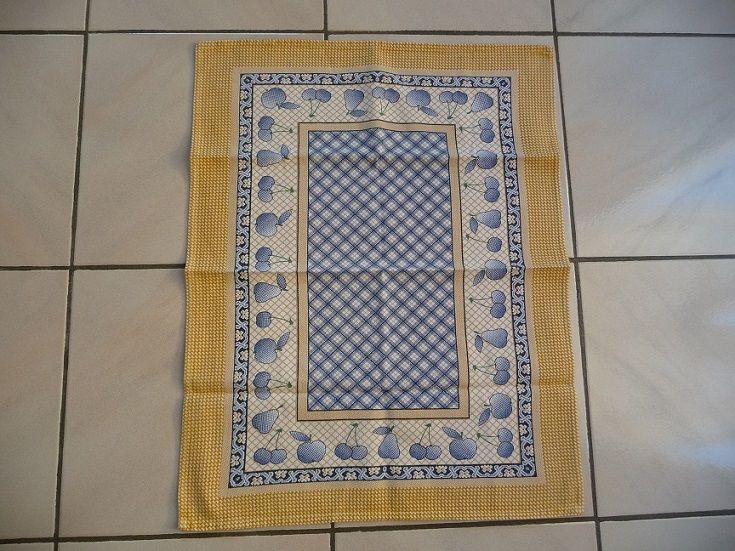 Torchon fantaisie motifs fruits - N E U F 5 Celles-sur-Belle (79)