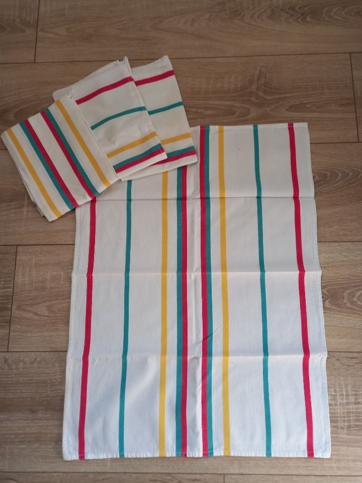 Lot de 4 torchons ray� Val de S�vre vintage 15 Villiers (86)