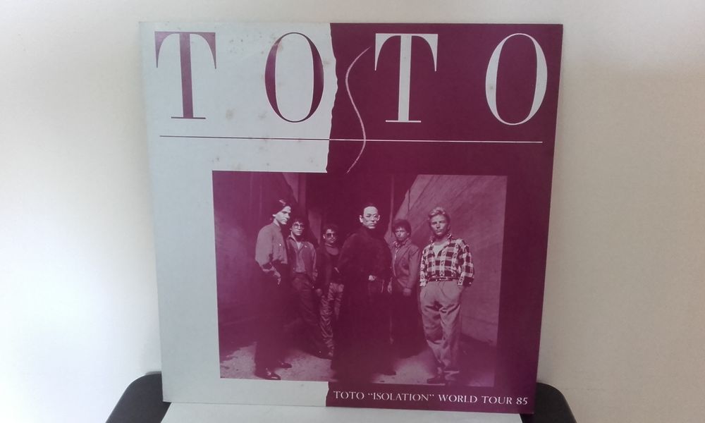 Toto :  Isolation  World Tour 85 - Live Tokyo 1985 (Japan 2L 120 Angers (49)