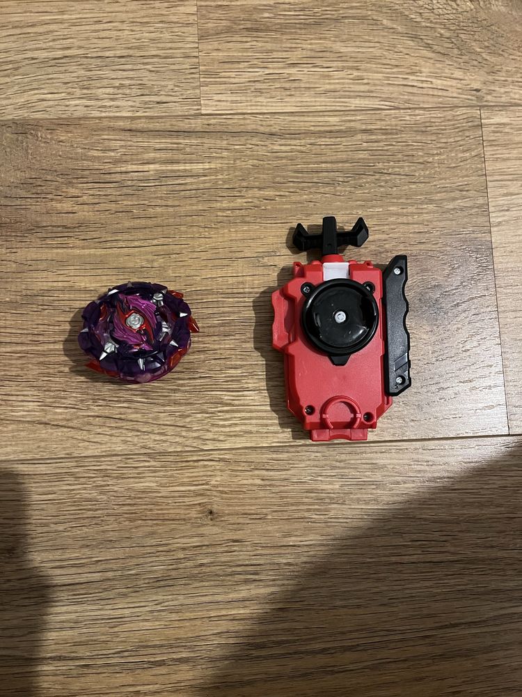 toupie beyblade +Lanceur 10 Mulhouse (68)