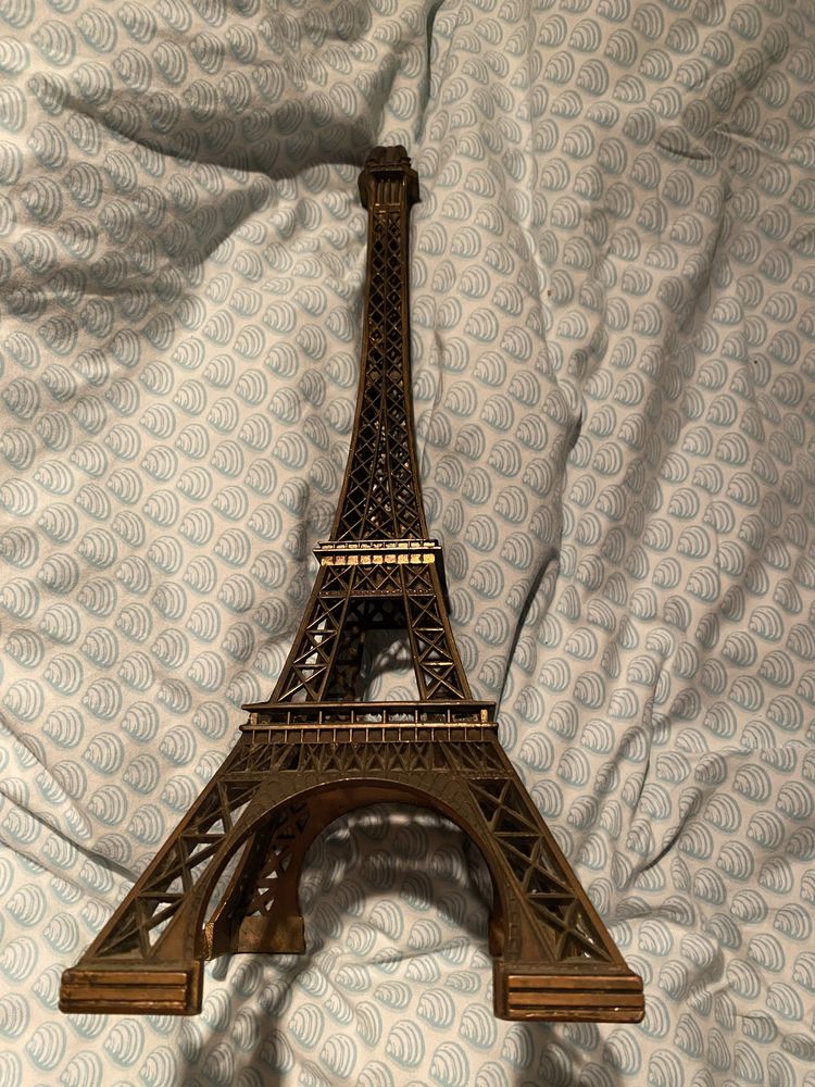 Tour Eiffel laiton bo�te musique auteur 34 cm tr�s bon �tat 50 Barbezieux-Saint-Hilaire (16)