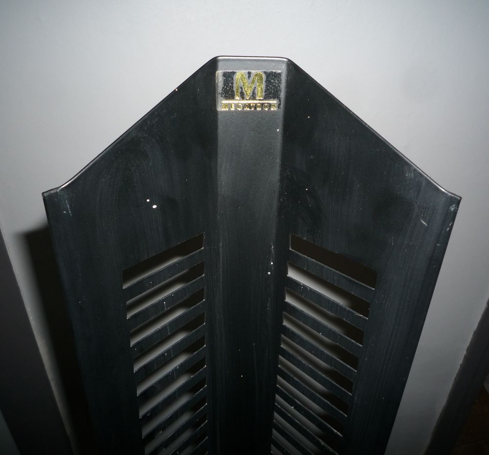 Tour de Rangement CD/DVD en m�tal noir 6 Dole (39)