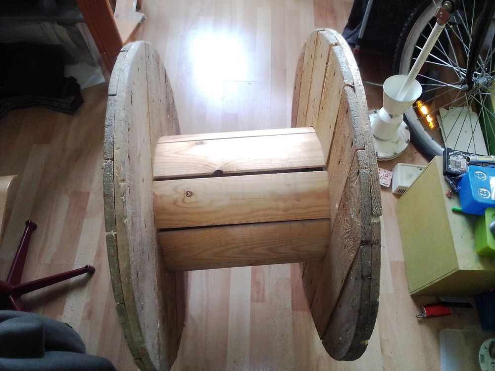 2 tourets bois 40 Paris 19 (75)