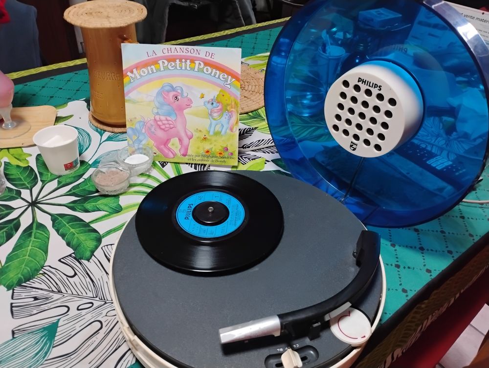 Tourne disque PHILIPS UFO -1970- 380 Capvern (65)