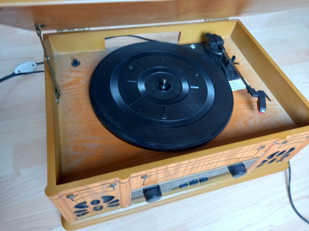 TOURNE DISQUE RADIO  INOVALLEY  RETRO 01 38 Saint-Beno�t (86)