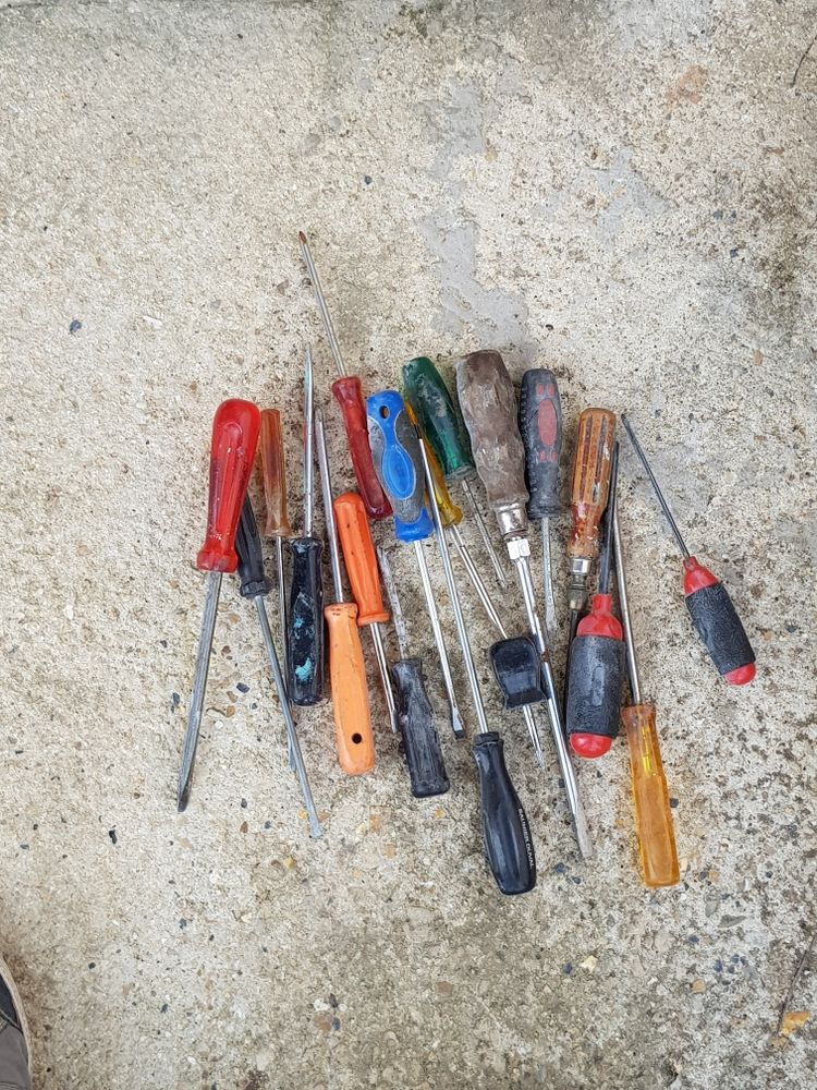 lot 19 tournevis divers 15 Rethel (08)