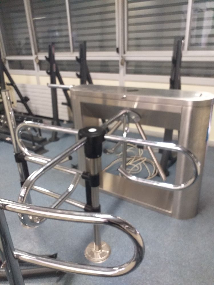  tourniquet avec lecteur  badge
650 Vierzon (18)