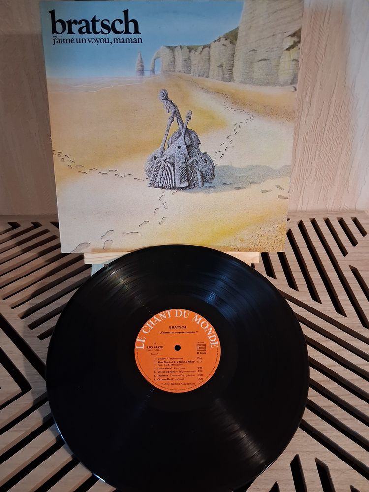 LP 33 TOURS Bratsch 
J'Aime Un Voyou, Maman
12 Blanquefort (33)