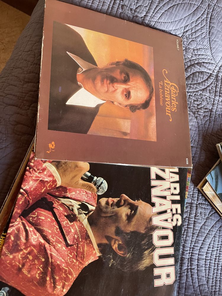 33 tours Charles Aznavour 30 La Neuville-au-Pont (51)