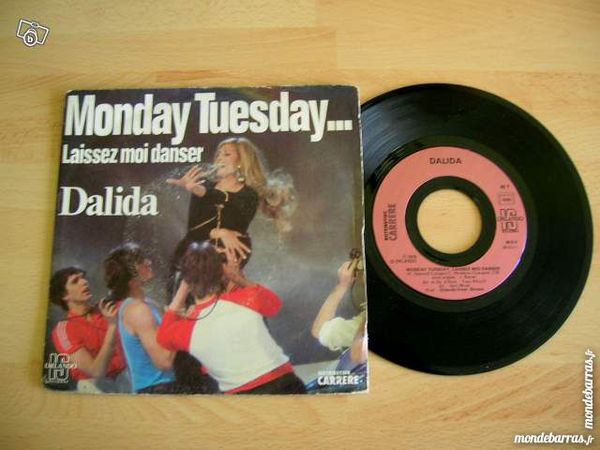 45 TOURS DALIDA Monday Tuesday...Laissez moi danse 6 Nantes (44)