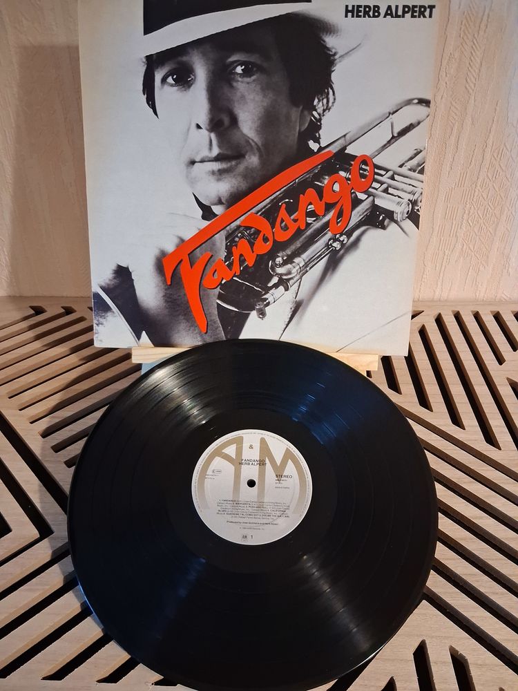 LP 33 TOURS Herb Alpert 
6 Blanquefort (33)