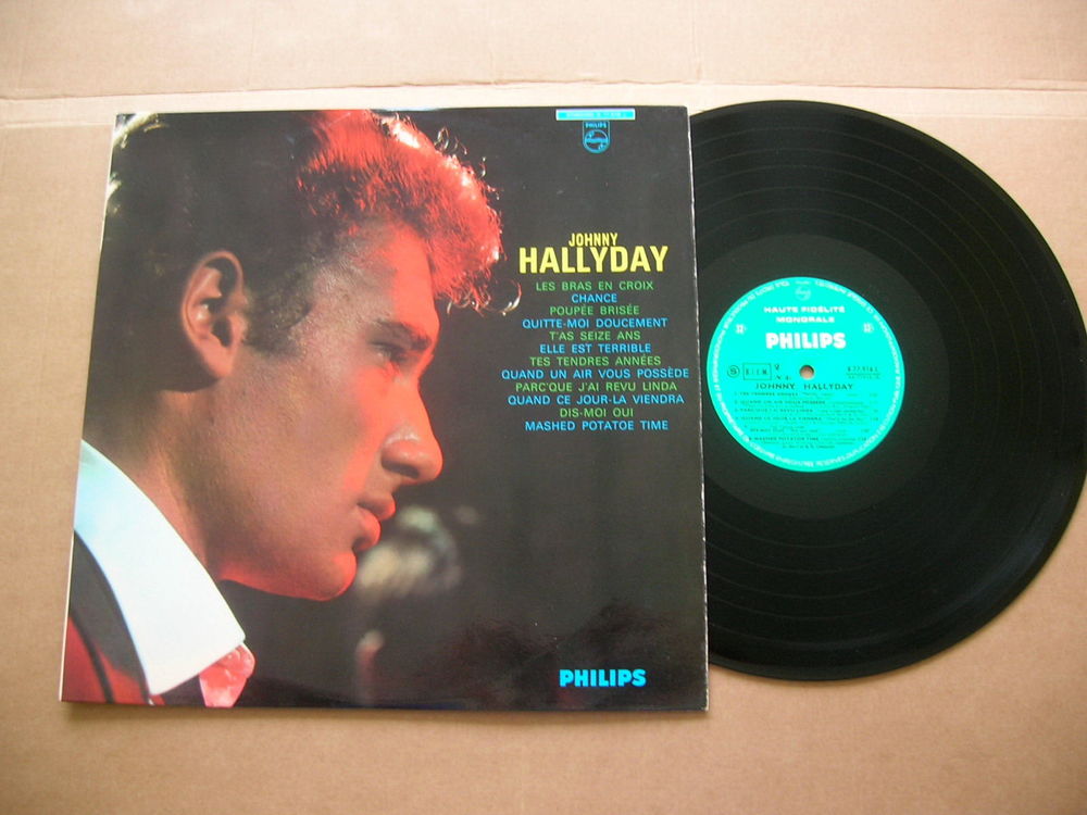 33 Tours JOHNNY HALLYDAY Les bras en croix - ORIGINAL 187 Nantes (44)