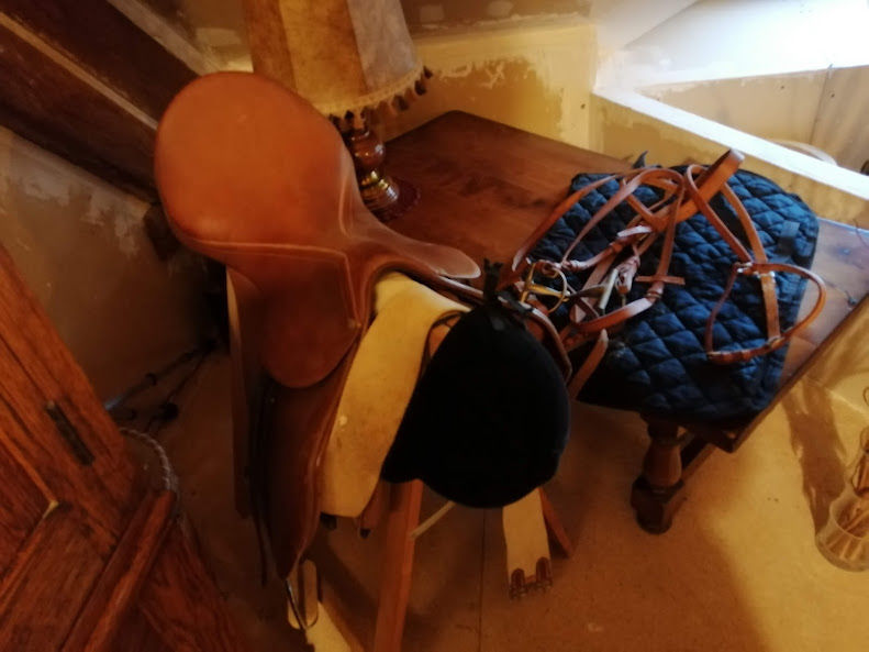 Tout un �quipement pour partir faire des ballades � cheval: 500 �griselles-le-Bocage (89)