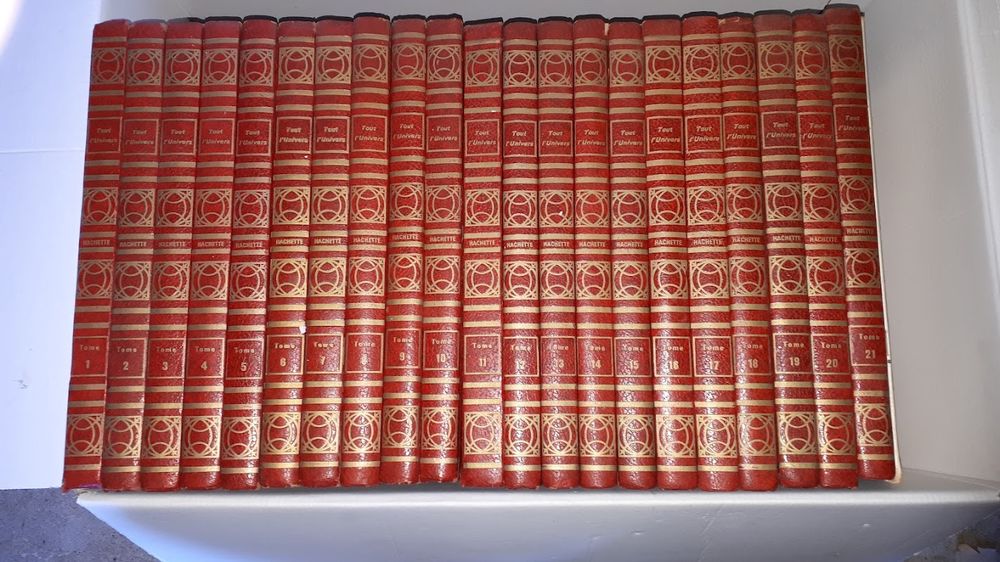 Tout l'Univers - Collection compl�te 10 Chaneins (01)