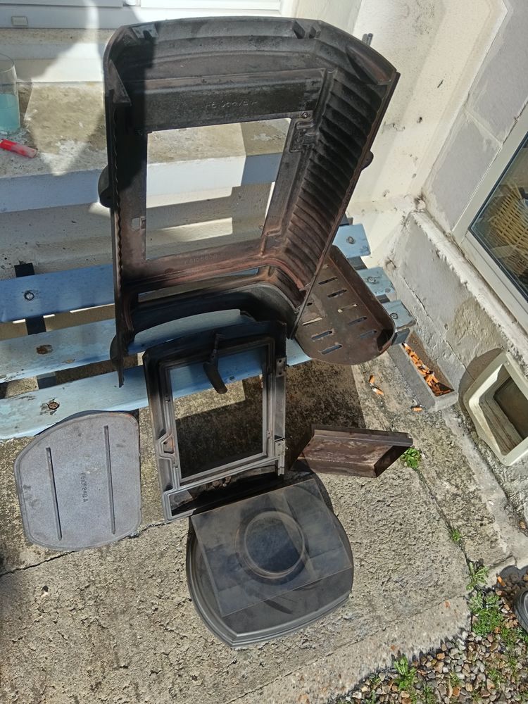 Toutes pi�ces d�tach�es pour po�le �  bois Invicta Remilly 25 Louviers (27)