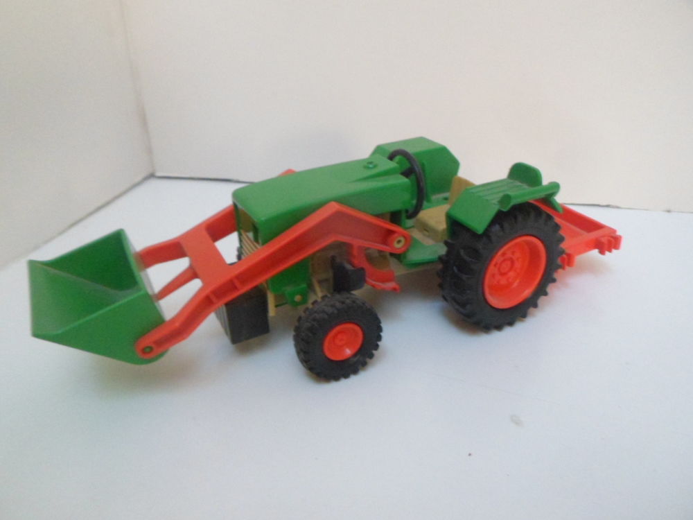 Tracteur agricole avec benne chargeur - jouet miniature 15 Toulouse (31)