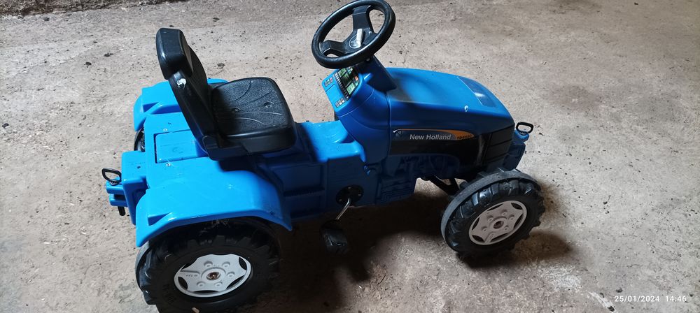 Tracteur � p�dales enfant
30 Mortain (50)
