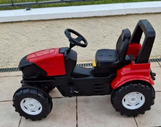 Tracteur � p�dales
80 Neuville-de-Poitou (86)