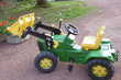tracteur pour enfant de 3 à 10ans  
Marque John Deere  
145 Saint-Bonnet-de-Joux (71)