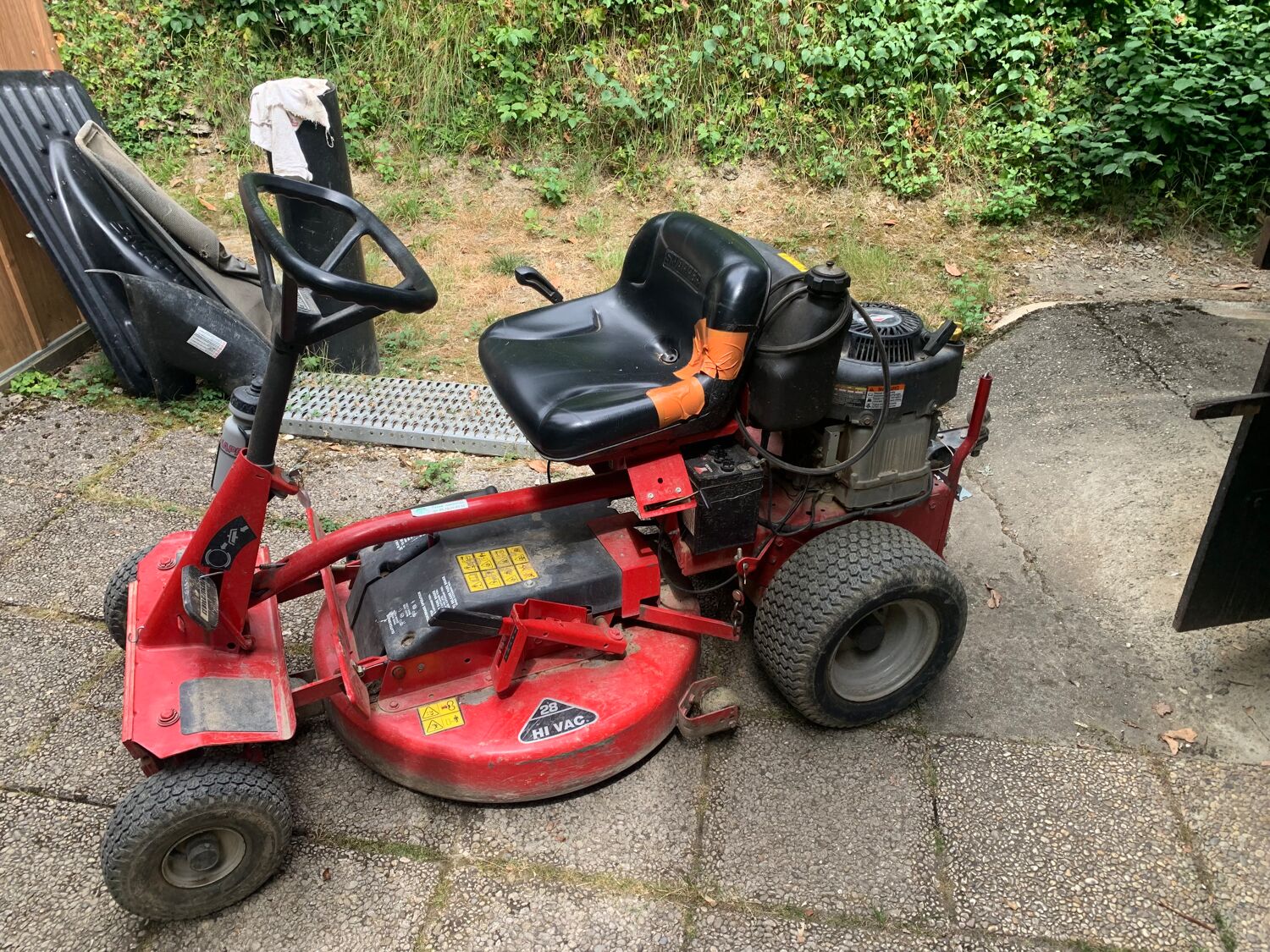 TRACTEUR TONDEUSE AUTOPORT� MARQUE SNAPPER 1200 Albertville (73)