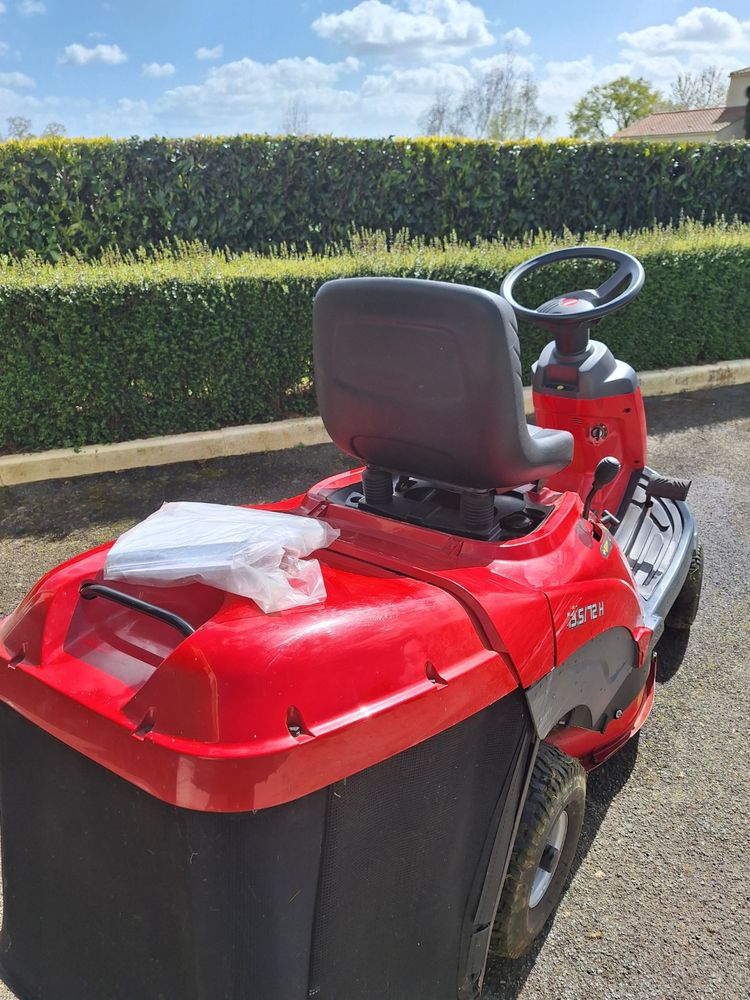 tracteur tondeuse autoport� colombia  1300 Mareuil-sur-Lay-Dissais (85)