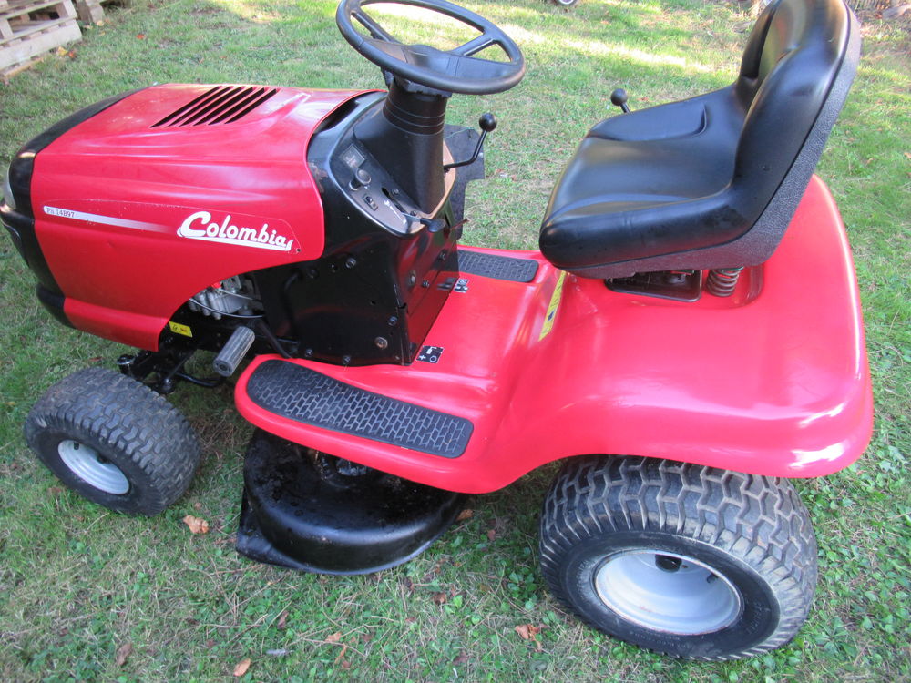 Tracteur tondeuse moteur Briggs Stratton , 890 Agen (47)