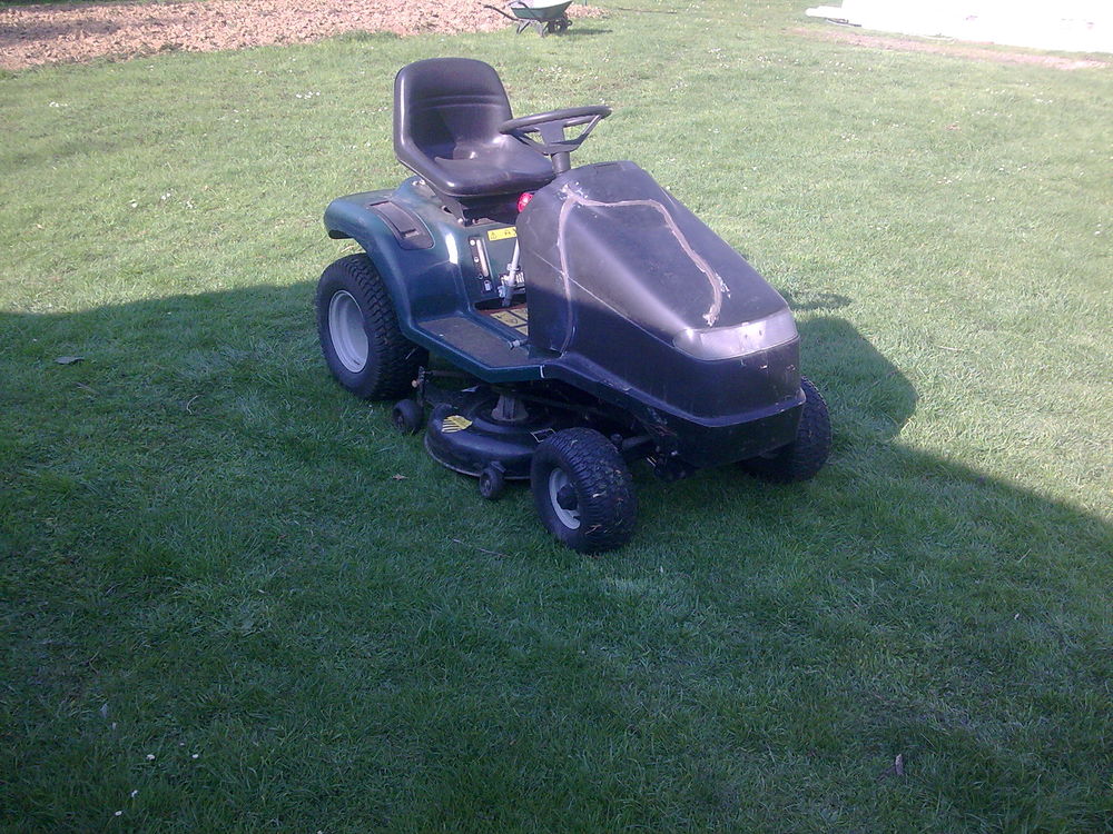 tracteur tondeuse thermique 780 Cernoy (60)