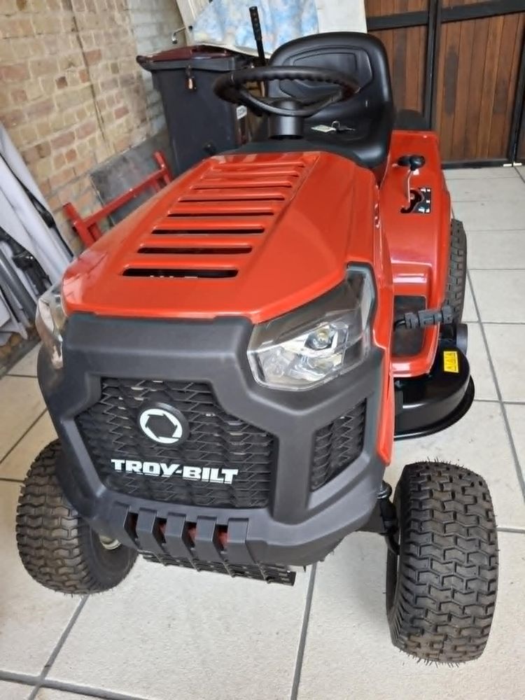 Tracteur tondeuse 2200 Tagnon (08)