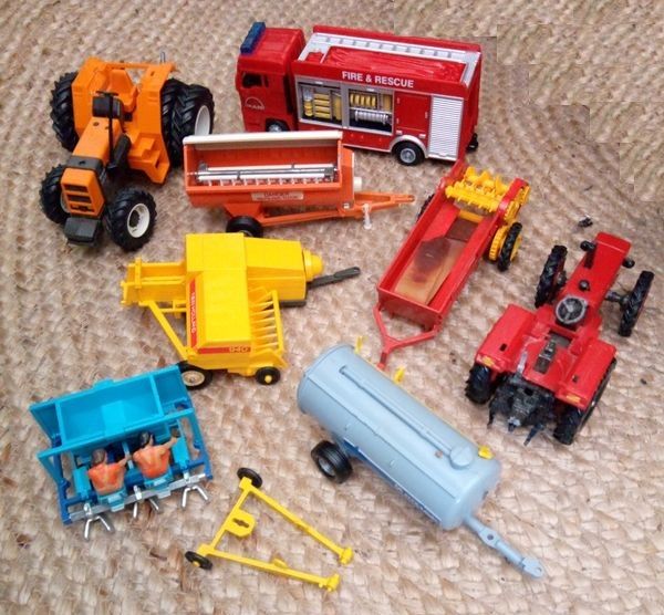 Lot 2 tracteurs + machines agricoles + camion pompier 24 Beauchamp (95)