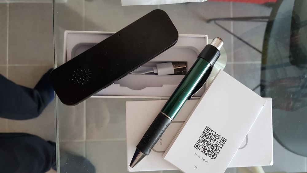 Traducteur vocal pour voyager ou travailler. 0 Chevrier (74)