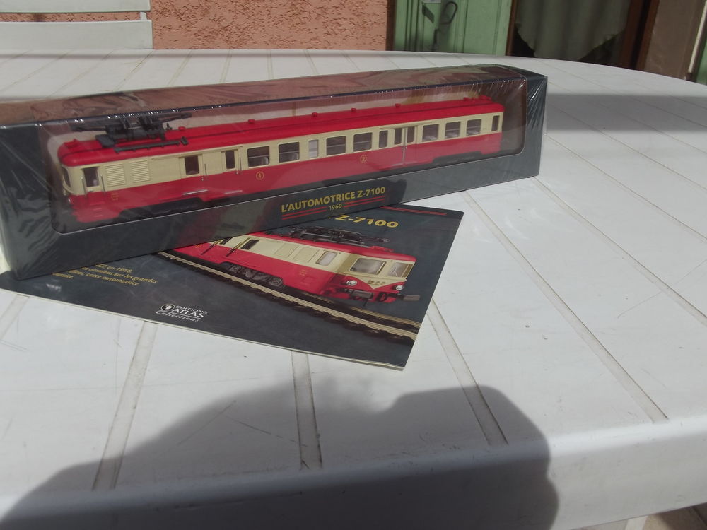 Train HO Automotrice Z 7100 Atlas Jouef 20 Marseille 1 (13)