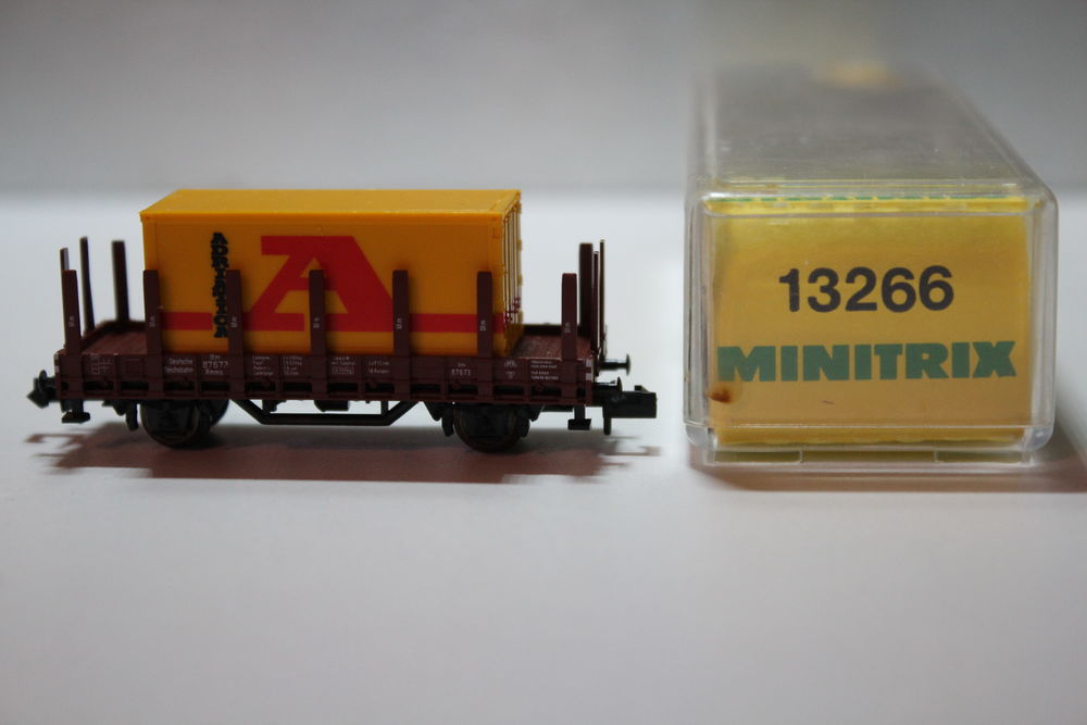 train N MINITRIX 13266 wagon � rancher avec container  A  18 Colombes (92)