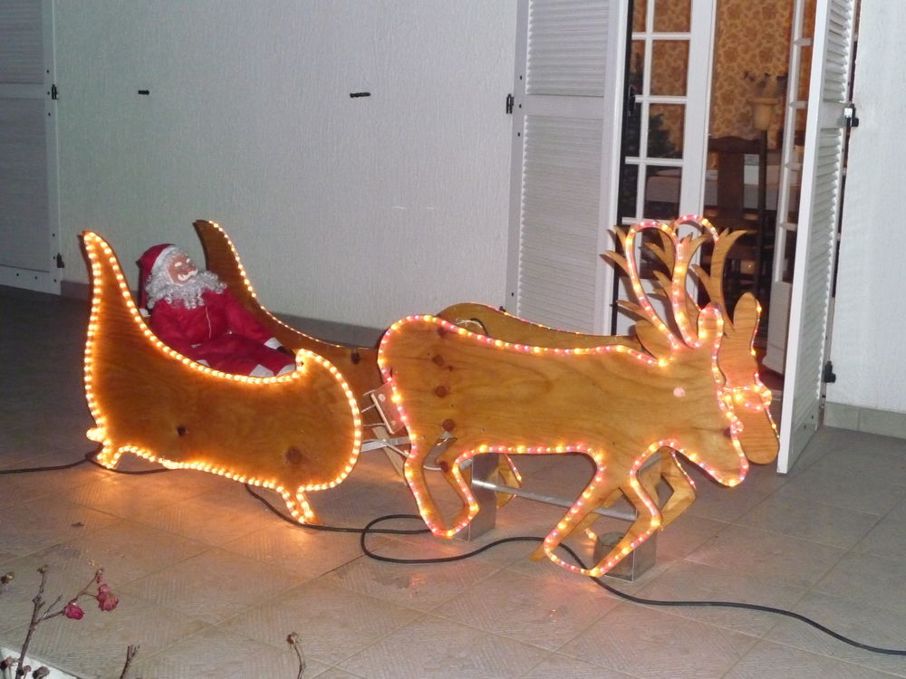 Traineau du P�re No�l 150 Cenon-sur-Vienne (86)