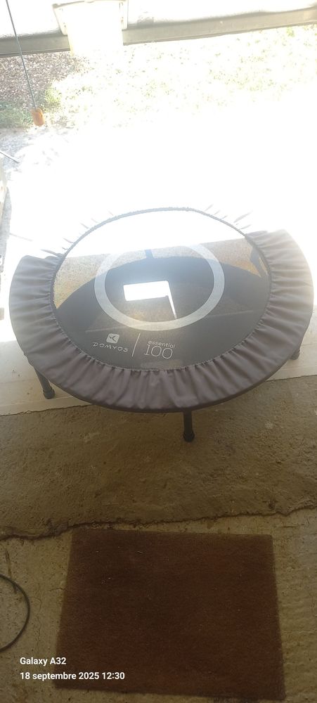 Trampoline D�cathlon Essentiel 100 25 Cournanel (11)